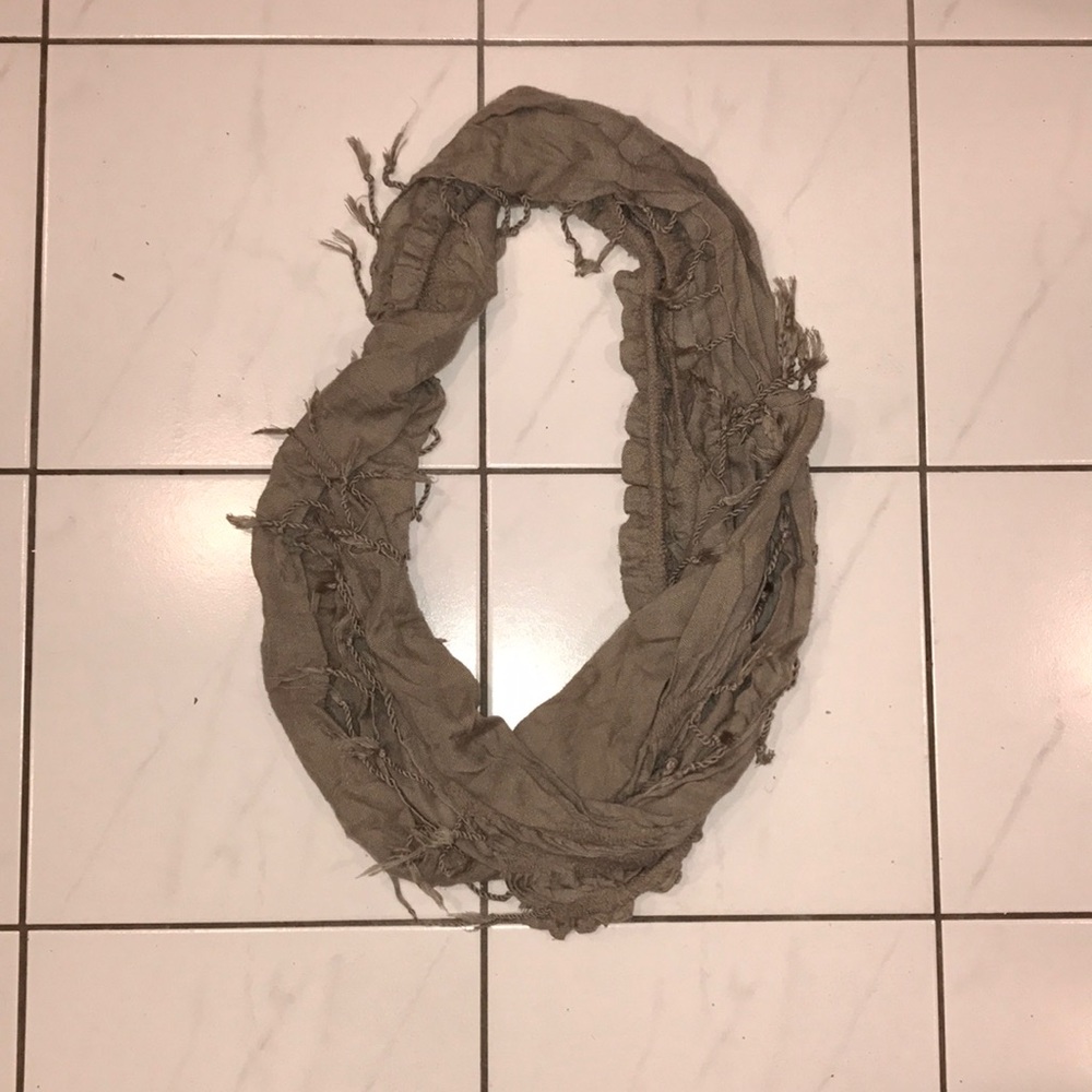 TAUPE scarf with ruffles and frills